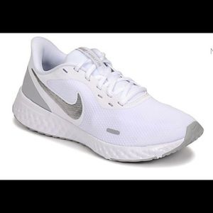 Women’s Nike Revolution White/Silver Size 9.5